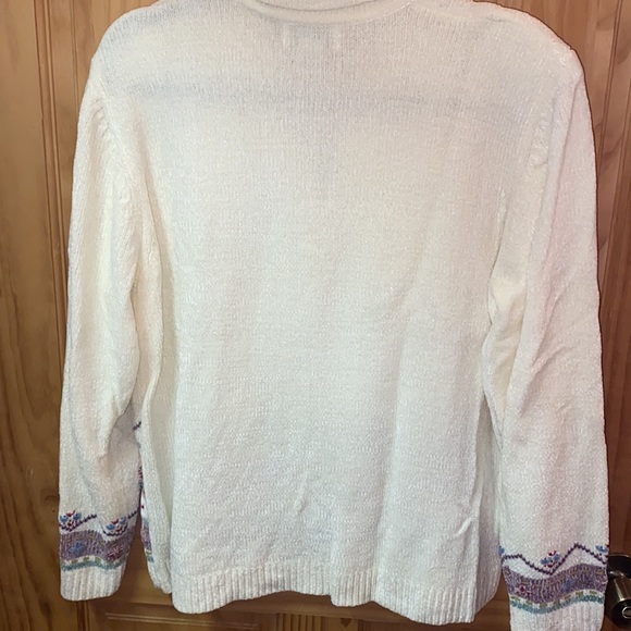 Floral Pullover Sweater - Picture 6 of 6